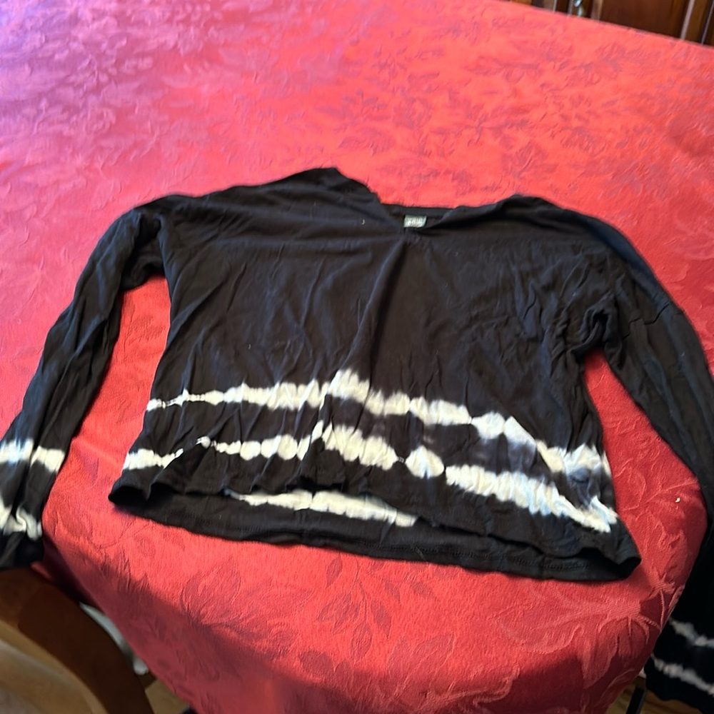 Thin long sleeve t shirt